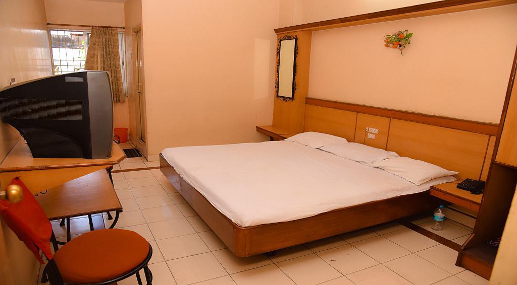Hotel Vishnu Residency Visakhapatnam Zewnętrze zdjęcie