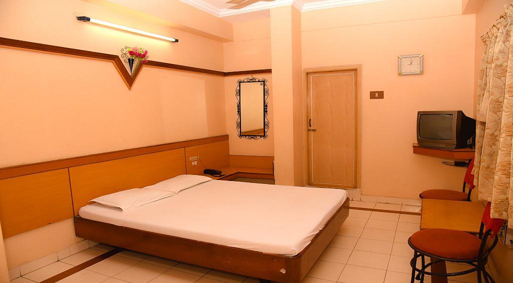 Hotel Vishnu Residency Visakhapatnam Zewnętrze zdjęcie