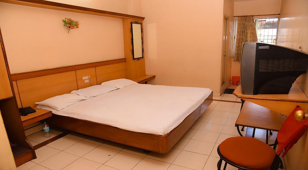 Hotel Vishnu Residency Visakhapatnam Zewnętrze zdjęcie