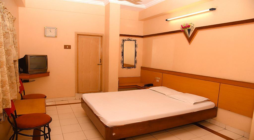Hotel Vishnu Residency Visakhapatnam Zewnętrze zdjęcie